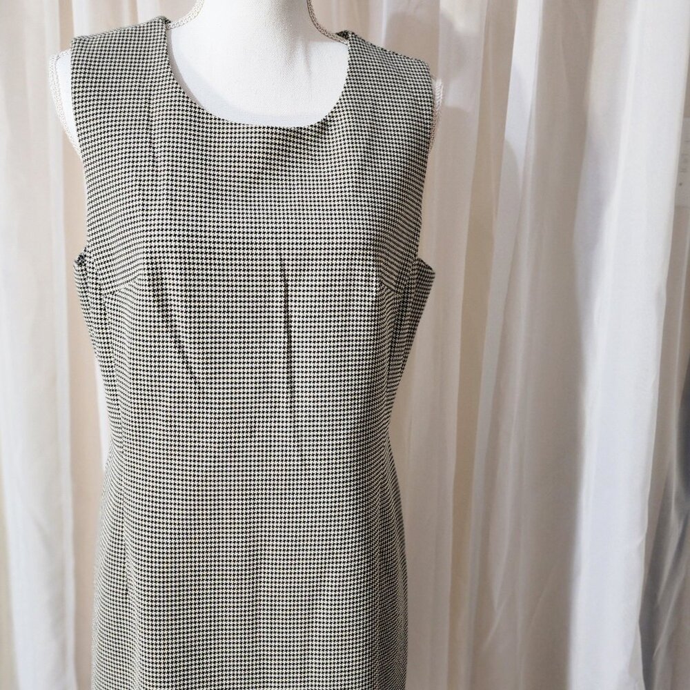 NWT- Black and White/Alabaster Sleeveless Sheath/Shift Dress